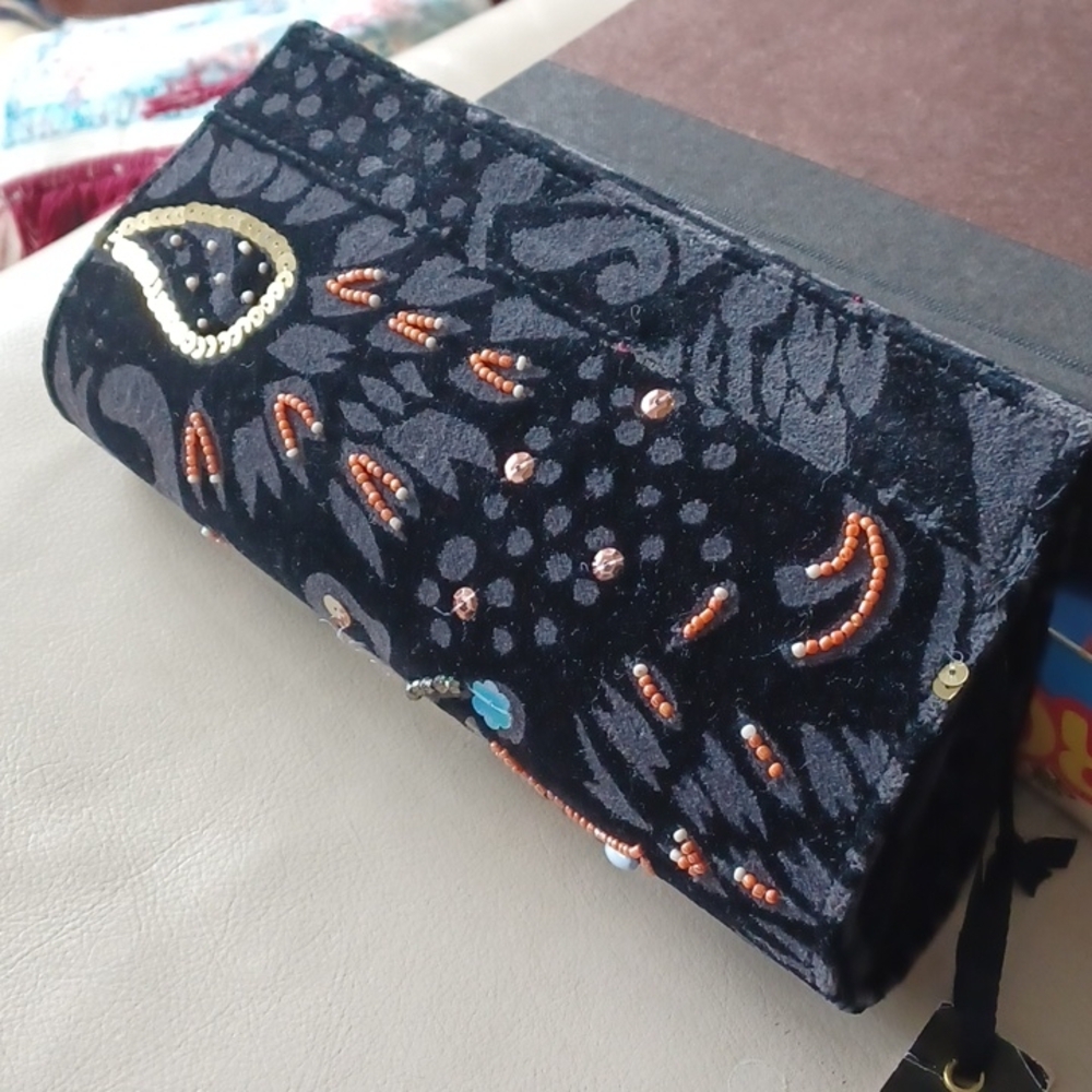 Tanjore Clutch beaded, 10" x 5", velvet outside, satin inside